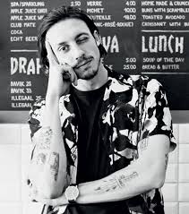 Roméo elvis is an actor and writer, known for mandibules (2020), therapie taxi ft. Romeo Elvis Photos 7 Of 28 Last Fm