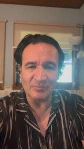 💥 Este domingo en entrevista tendremos a Mickey Morales Montenegro  guitarrista de Stress donde explorando toda su música y algunas anécdotas  con stress y otros temas de interes a partir de las 4:30 PM ...