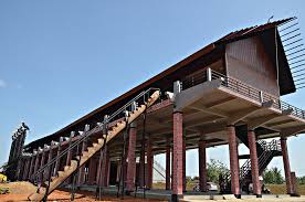 4 rumah adat kalimantan tengah yang wajib dikunjungi. Rumah Panjang Rumah Tradisional Suku Dayak