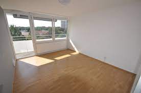 Suche und buche sicher online, bevor du umziehst. 5 Zimmer Wohnung Zu Vermieten Sommerhofenstr 242 71067 Sindelfingen Boblingen Kreis Mapio Net
