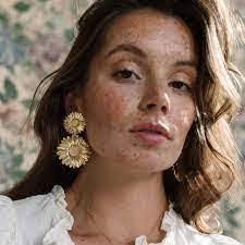 Ariel Bowling's Instagram, Twitter & Facebook