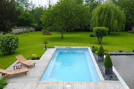 Schwimmbecken Im Garten 3 Wichtige Tipps In 2020 Gartengestaltung Bilder Pool Im Garten Schwimmbecken