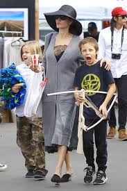 Aug 26, 2020 · 2020年8月26日. Fashion Looks Der Style Von Angelina Jolie Gala De