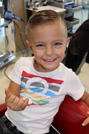 Taglio bimbo corti capelli biondi e ciuffo. Tendenze Capelli Bambino 2021 Ecco Come Rendere Alla Moda I Piu Piccoli Mirko Parrucchiere