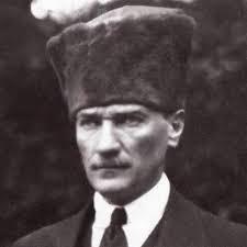 Her Gün Atatürk'le Beraber."