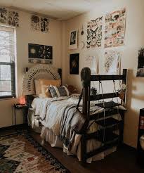 We've rounded up 50 dorm room ideas to help you outfit your new digs and get you settled into college life. Diy Bedroom Decorating Ideas Small Rooms Home Decor Bedroom Tips For A Super Comfortable Bedroom Dec Dorm Room Inspiration Dorm Room Designs Dorm Room Decor