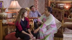 Aaron aziz, elizabeth tan, siti elizad, erra fazira, dazrin kamarudin, shahir. My Darling Inspektor Daniel Episod 6 Smotret Onlajn Video Ot Layandrama V Horoshem Kachestve