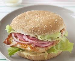 Hamburger Froid Au Poulet Recette Idee Repas Lunch Recettes De Cuisine Recettes Hamburgers