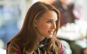 In the past year, natalie portman has kept things pretty modest when it comes to her hair. Hd Wallpaper Natalie Portman Women Actress Long Hair Auburn Hair Side View Wallpaper Flare