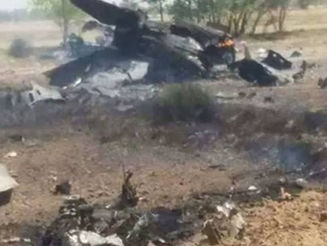 Pakistan Air Force training aircraft crashes both pilots eject know detail| Hindi News पाकिस्तान में बड़ा विमान हादसा, एयरफोर्स का लड़ाकू विमान क्रैश; कैसे हुआ हादसा?