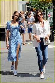 There are some adorableness trends the '90s can keep: Kaia Gerber Debuts Cute New Bob Hairstyle In Nyc Photo 1241500 Kaia Gerber Pictures Just Jared Jr