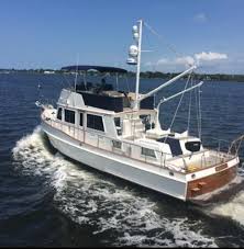 43 Ft 2002 Grand Banks 42 Heritage Classic Grand Banks Yachts Yacht For Sale Yacht