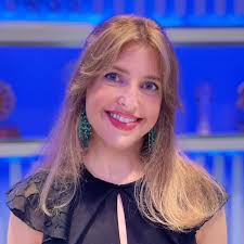 Jennifer Grout's Instagram, Twitter & Facebook