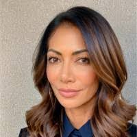 Lisa Toombs's Instagram, Twitter & Facebook