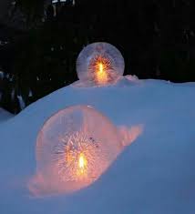 The potted boxwood in the front yard is ideal for beautiful christmas outdoor decorations. 24 Creative Ice Christmas Decorations For Outdoors Digsdigs