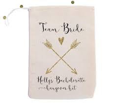 Sie sollte aufhören, ständig süßigkeiten zu naschen. Personalisierte Namen Team Braut Hochzeit Gunsten Geschenktuten Bachelorette Kater Uberleben Kit Brautdusche Partei Sussigkeiten Beutel Pouch Pouch Pouch Gift Bagpouch Bag Aliexpress