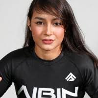 Stephany Vieira's Instagram, Twitter & Facebook