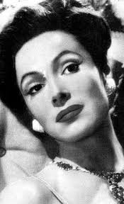 Una Sola Vez Existio En El Mundo Una Mujer Mas Hermosa Esa Fue La Virgen Dolores Del Rio Ya No Esta Ent Cine De Oro Mexicano Belleza De Epoca Dolores Del