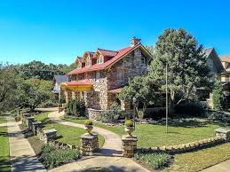 3220 Karnes Blvd Kansas City Mo 64111 Zillow Old Houses For Sale Kansas City Old Houses