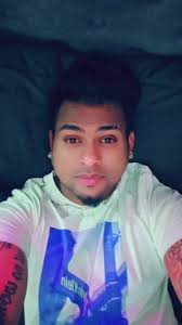 Duet with Popular Bollywood Song: Join the Fun!