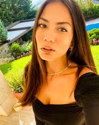 26 şubat 1992, kocaeli), türk oyuncudur.i̇lk dizi deneyimi sana bir sır vereceğim adlı gençlik dizisinde canlandırdığı aylin karakteri ile başladı. Adi Bircok Unlu Isimle Anilan Demet Ozdemir Den Murat Boz La Ask Yasadigi Iddiasina Cevap Son Dakika Magazin