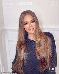Khloe Kardashian Celebrates Hitting 131 Million Followers On Instagram In 2021 Kardashian Hair Khloe Kardashian Hair Celebrity Hair Stylist