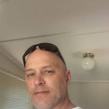 What brush options are available in Procreate for mimicking scroll and  sword brushes?