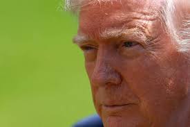 ترمب يطالب بطرد المقدّم جيمي كيميل بسبب «دعوة حقيرة إلى العنف»