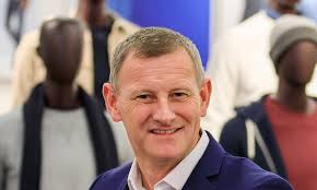 Steve Rowe's Instagram, Twitter & Facebook