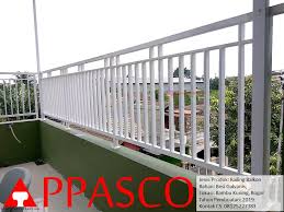 Railing Balkon Minimalis Di Bambu Kuning Balkon Minimalis Rumah Minimalis