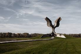 Bogdan bogdanović ( serbski cyrylica : Mortal Cities And Forgotten Monuments Failed Architecture
