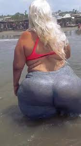 Mary navarro bbw huge ass on the beach - ThisVid.com 日本語で