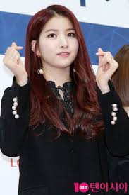 Pin By A J On Gfriend Sowon How To Wear A Wig Gfriend Sowon Wigs