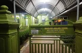 Solat fardu merupakan salah satu dari rukun islam. Masjid Di Pulau Pinang Tak Dibenarkan Solat Subuh