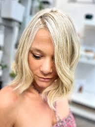 Looking for a hairdresser NOR who can highlight and cut curly hair 💇‍♀️  looking to spend less than $400 ideally Please put recommendations down  below, need someone who has experience with curls