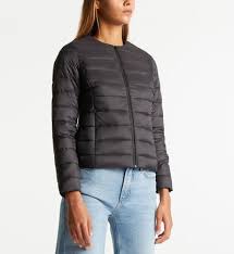 Cette doudoune courte oof est une doudoune tellement cool au quotidien. Doudounes Femme Noires