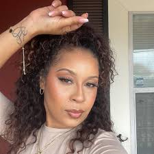 なぜ私がそこに着いてハロルドを手に入れるたびに、私の妹は私のフライドポテト2個を頼まなければならないのですか。 私は彼女を切る