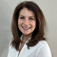 Leslie Caruthers's Instagram, Twitter & Facebook