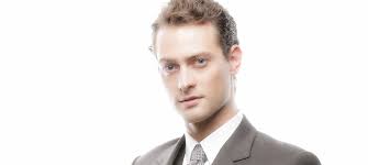 Peter Vives : "Carlos a peur qu'Ana découvre la vérité"