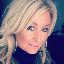 Sharon Nicklin's Instagram, Twitter & Facebook