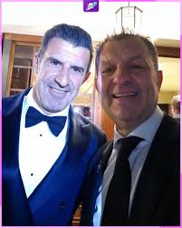 📸🤪 APROVECHANDO EL BUG Aníbal Mosa parece que está disfrutando más que Vozinha y se está sacando fotos con todos los cracks que se pille. No lo culpamos, haríamos lo mismo. #futbol #