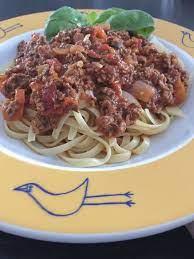 611 kalorien pro portion (durchschnittlicher tagesbedarf bei allerdings liefert eine übliche portion zu viele kohlenhydrate auf einmal (spaghetti), und der sättigende gemüseanteil fehlt. Spaghetti Bolognese Fettrechner De
