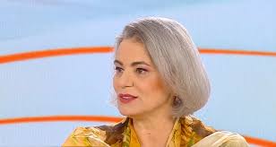 După ce au divorţat în urmă cu 20 de ani, actorii maia morgenstern (57 de ani) şi claudiu istodor (58 de ani) sunt din nou soţ şi soţie, însă fictiv, în noul serial ce va fi difuzat din toamnă la antena 1, „sacrificiul, regizat de ruxandra ion (63 de ani). Maia Morgenstern Si Claudiu Istodor DezvÄƒluiri Din Culisele Serialului Sacrificiul