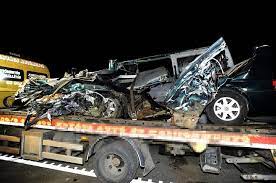 Trupurile celor nouă români morți au fost aduse în țară. Noi Imagini Socante De La Accidentul Cu 9 Romani MorÅ£i In Ungaria Doar Patru Dintre Romanii Din Microbuz Au Putut Fi IdentificaÅ£i Video Dramatic