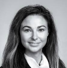 Cassie Henson's Instagram, Twitter & Facebook