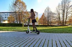 Mobilitat Auf Dem Gehweg Sind Nicht Nur Fussganger Esslingen Stuttgarter Nachrichten