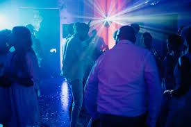 Wie finden wir die passende musialische begleitung unserer hochzeit. Was Kostet Eine Hochzeit Viii Dj Und Band Fraulein K Sagt Ja