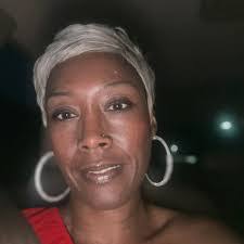 Evelyn Martir's Instagram, Twitter & Facebook