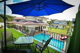 Aktiviti family day atau percutian satu keluarga memang menyeronokkan. 25 Homestay Unik Di Malaysia Sesuai Untuk Family Day Beserta Kolam Renang C Letsgoholiday My