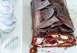 Recette De Buche De Noel Foret Noire Coup De Pouce Christmas Yule Log Yule Log Cake Roll Recipes